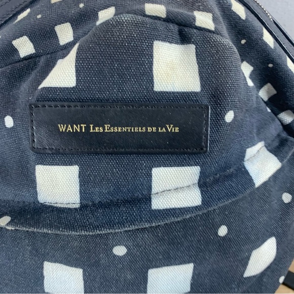 Want les essentiels dé là vie  unisex backpack - Picture 2 of 14